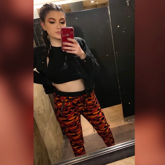 Meet your Posher, Ashley - Picture 1 of 1